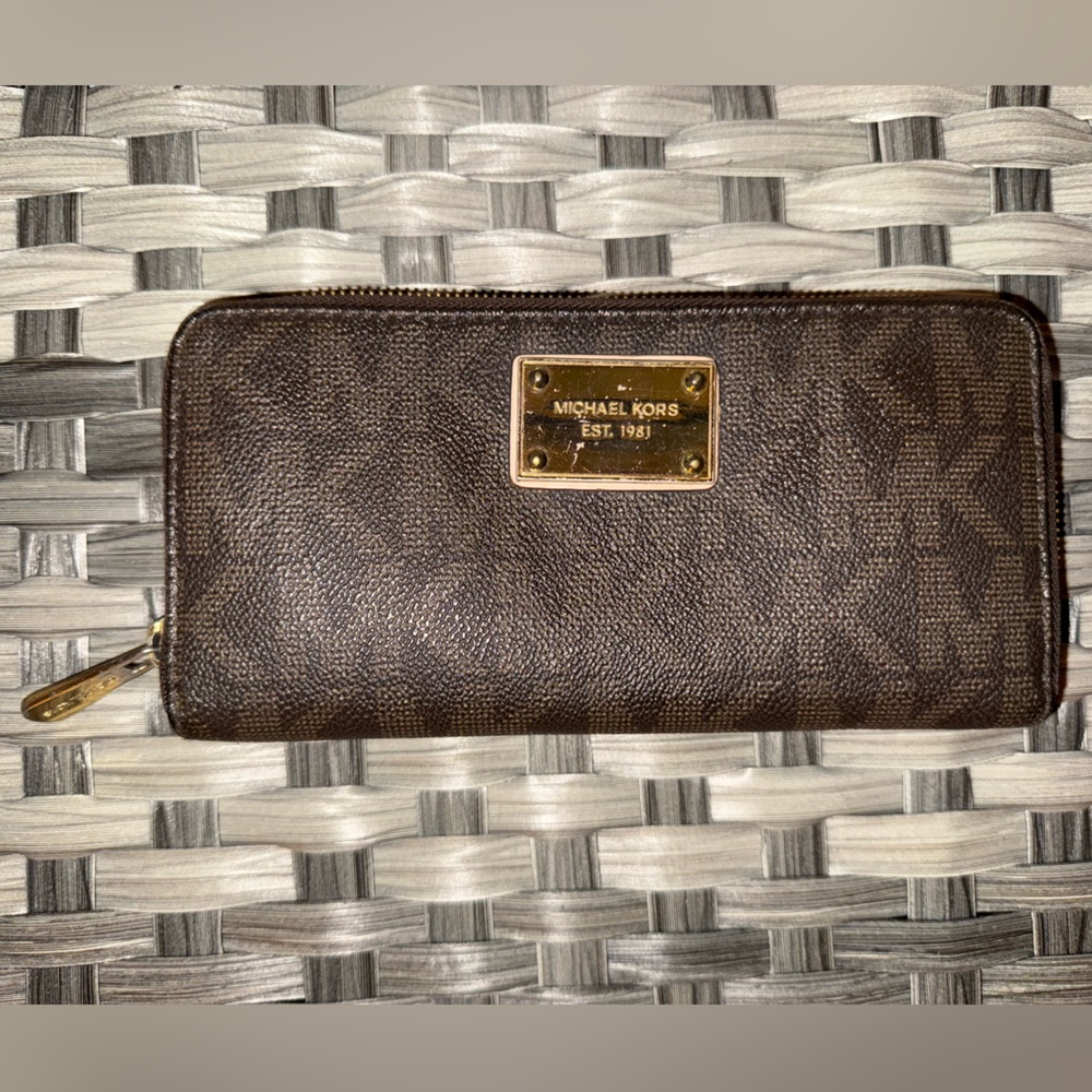 Michael Kors Jet Set Travel Continental Wallet Brown Logo Zip Around - Picture 3 of 14